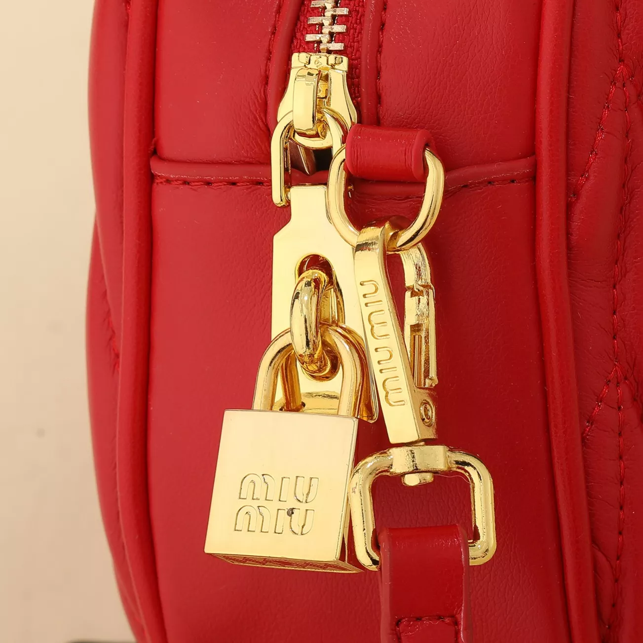 Cozy 6938 MIU MIU AAA Quality Handbags For Women