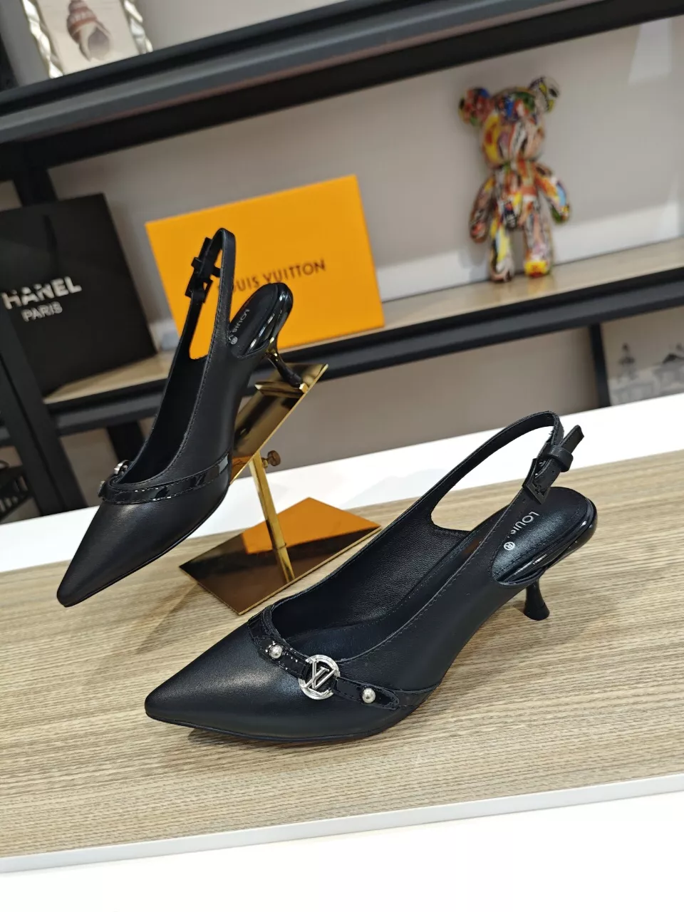 Cozy 696 Louis Vuitton Sandal For Women
