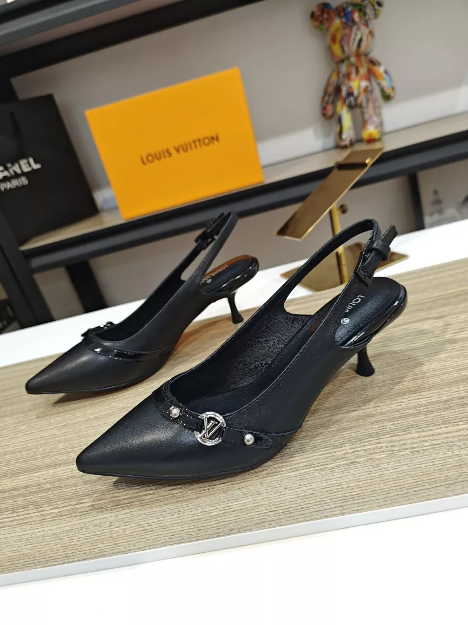 Cozy 696 Louis Vuitton Sandal For Women