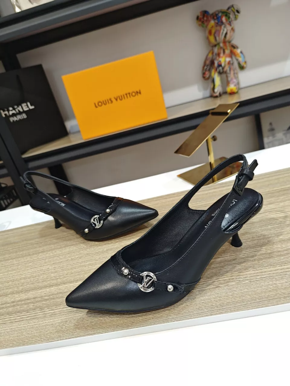 Cozy 696 Louis Vuitton Sandal For Women