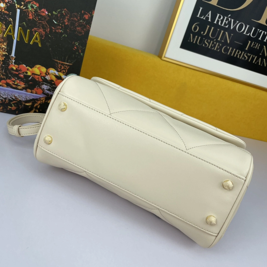 Cozy 7175 Dolce & Gabbana AAA Quality Handbags For Women
