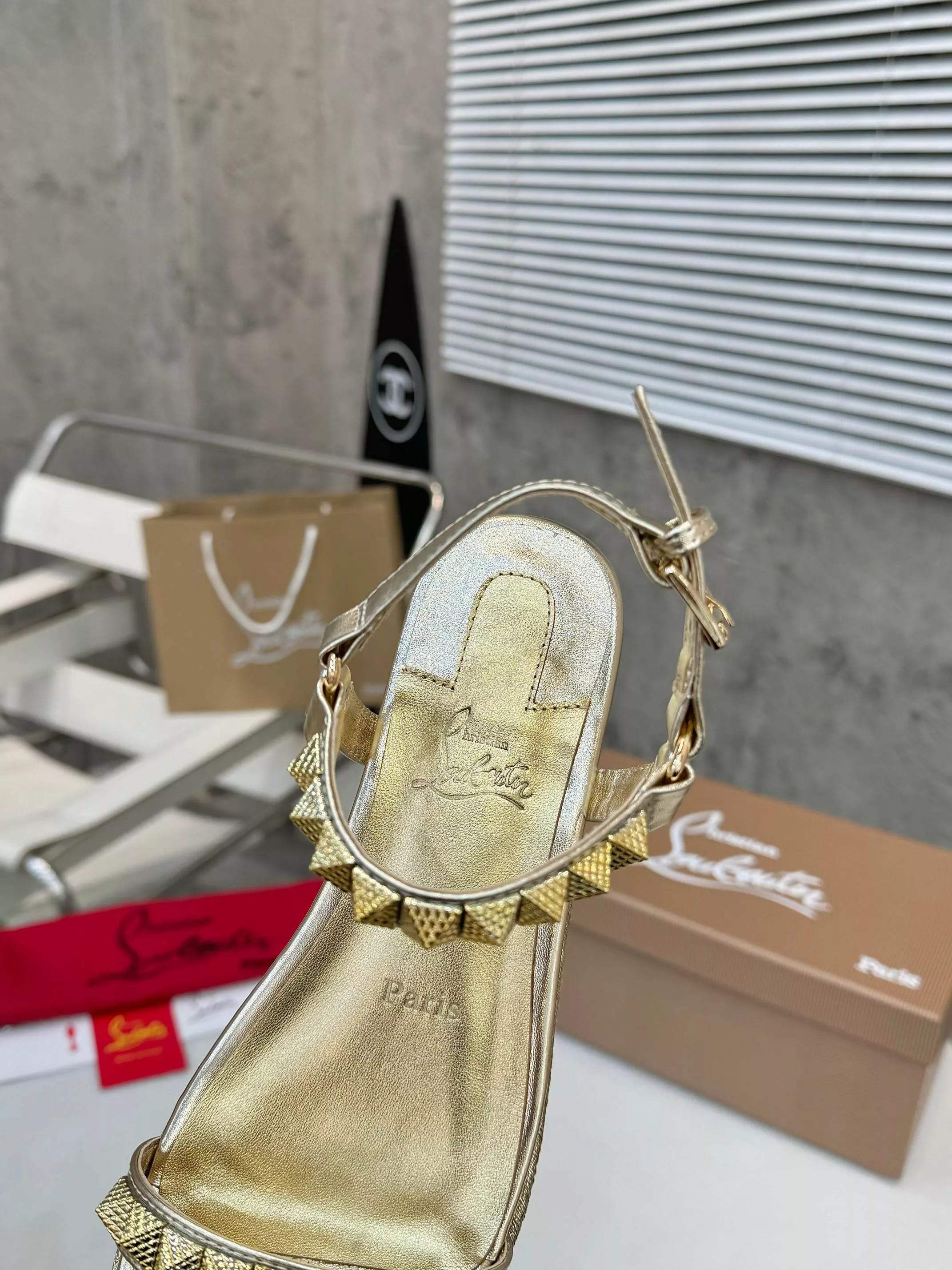 Cozy 719 Christian Louboutin Sandal For Women