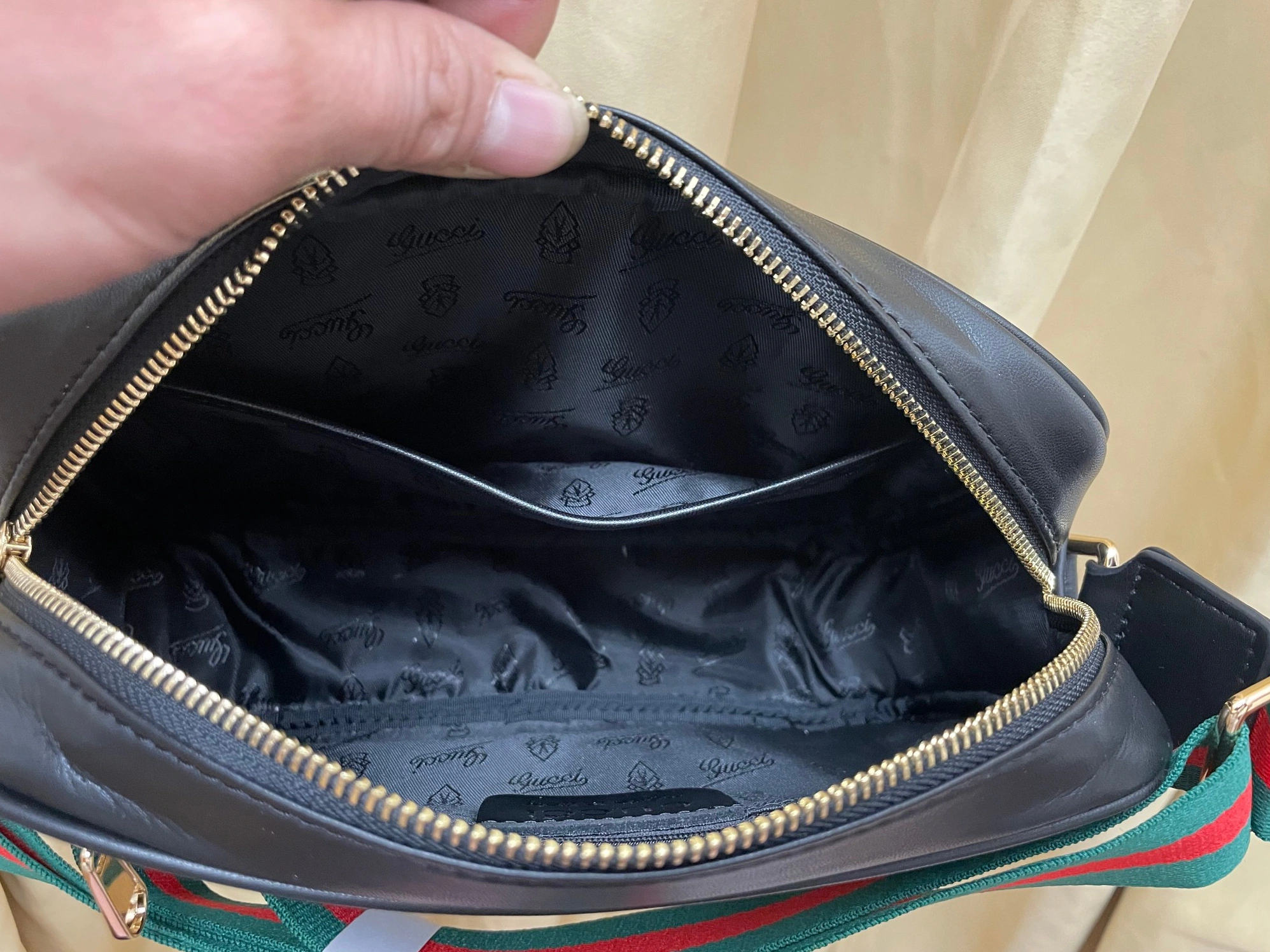 Cozy 7259 Gucci AAA Man Messenger Bags