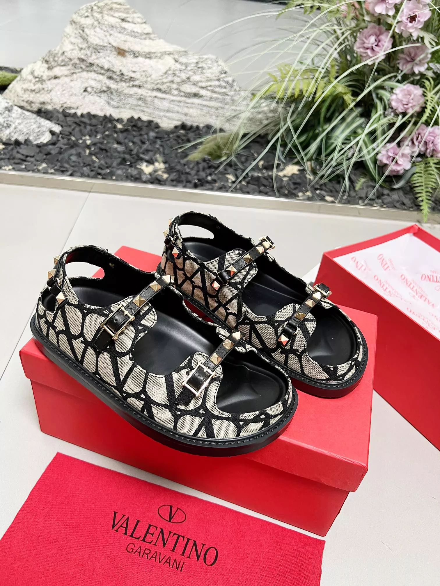 Cozy 7294 Valentino Sandal For Women