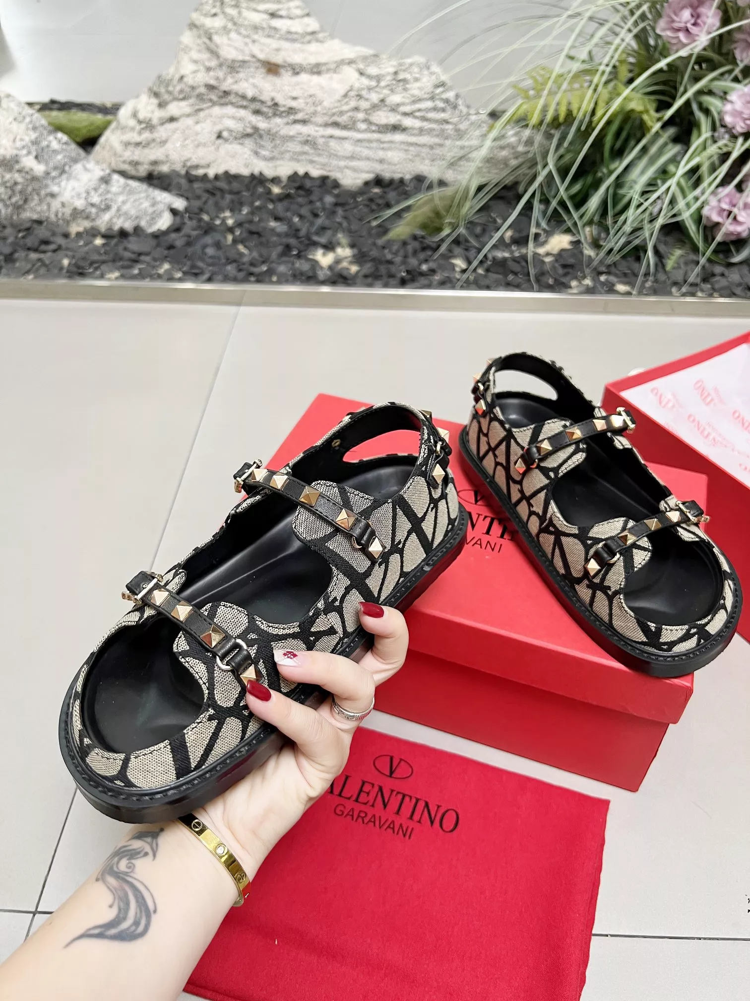 Cozy 7294 Valentino Sandal For Women