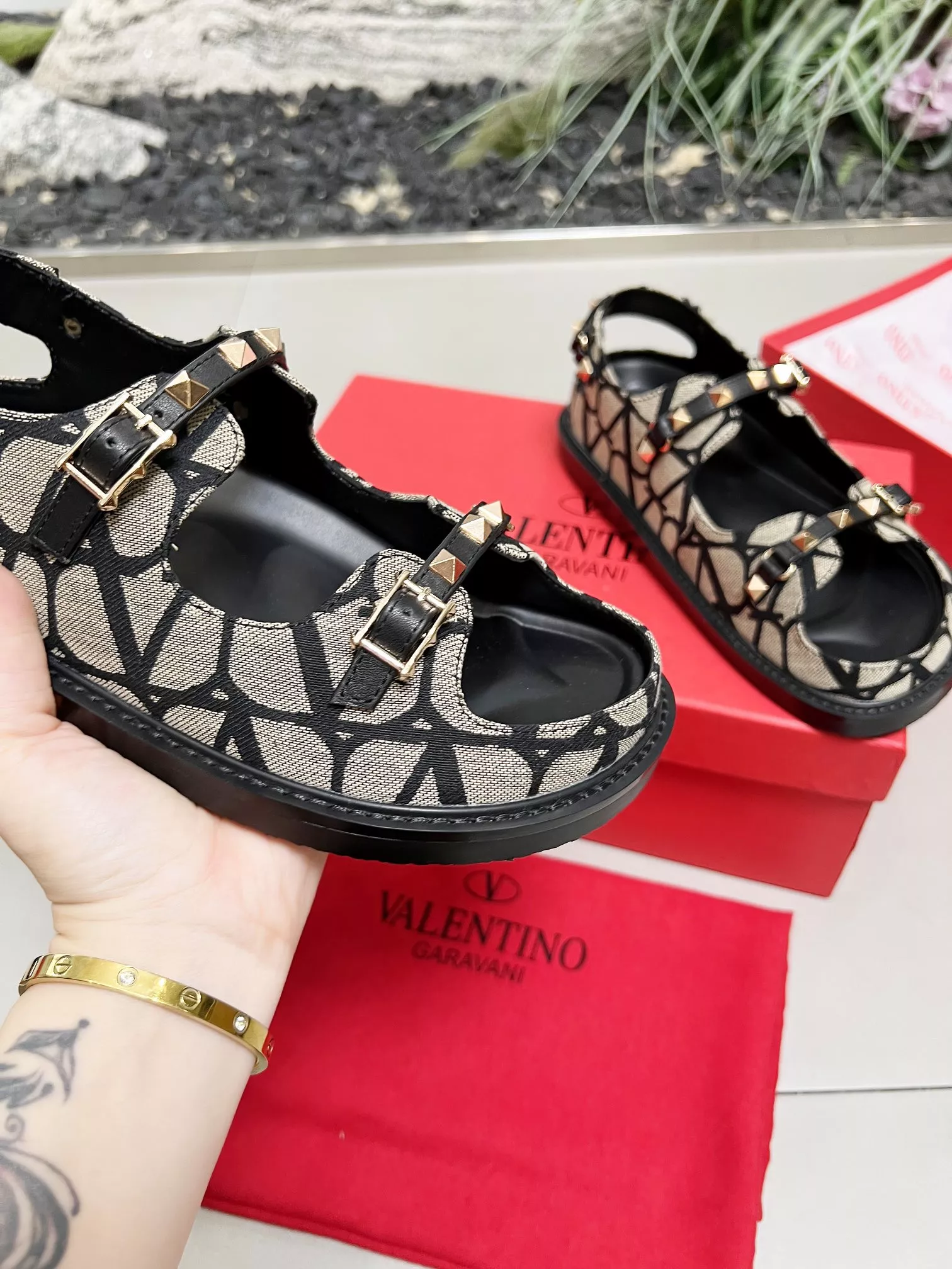 Cozy 7294 Valentino Sandal For Women