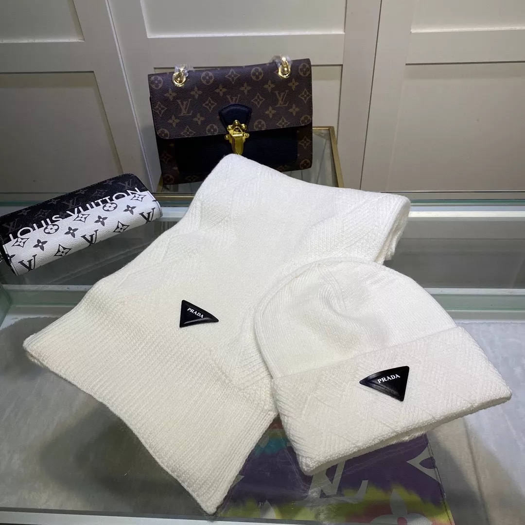 Cozy 7321 Prada Hat and Scarf Set
