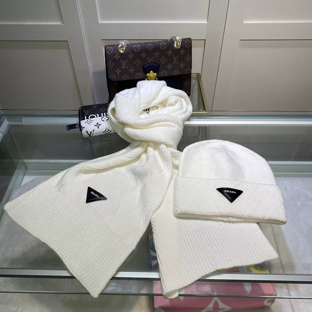 Cozy 7321 Prada Hat and Scarf Set