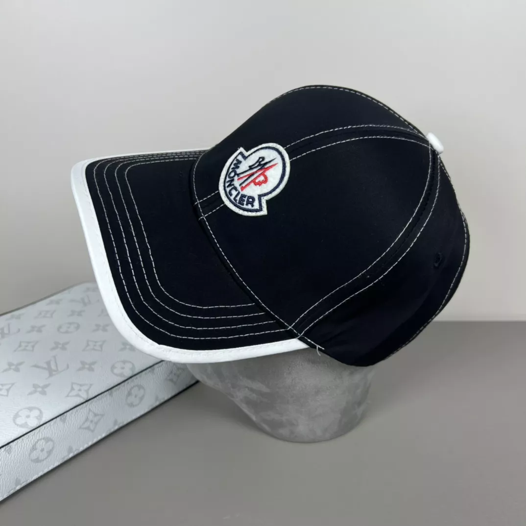 Cozy 7592 Moncler Caps