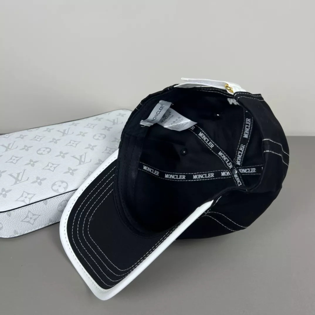 Cozy 7592 Moncler Caps