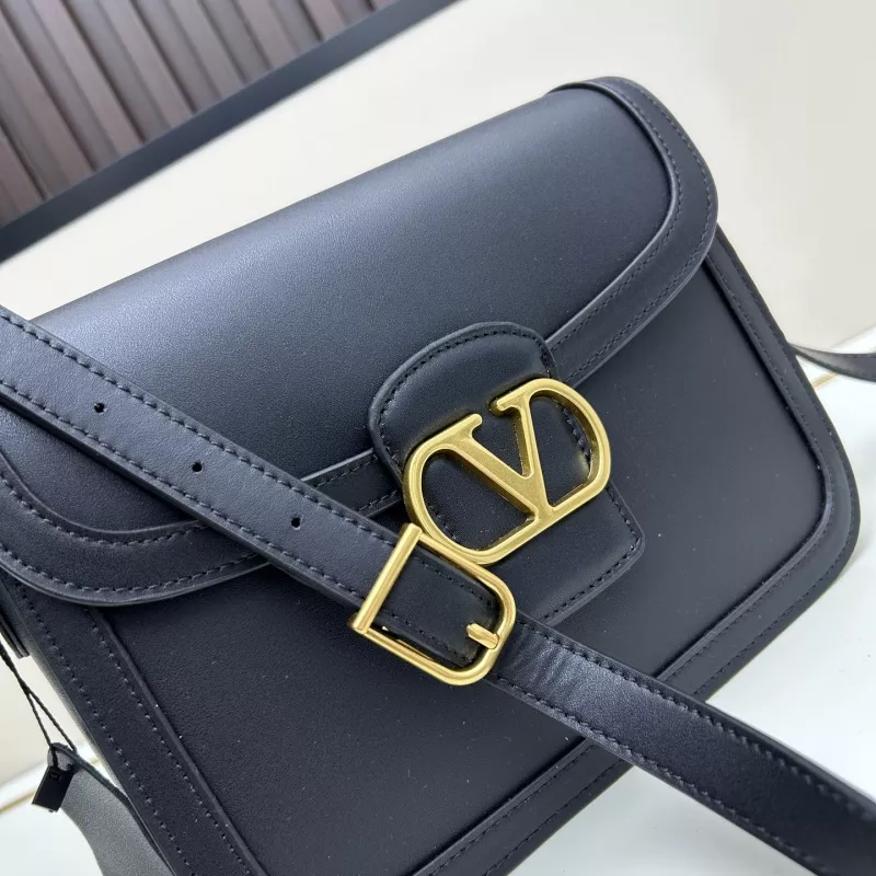Cozy 7686 Valentino AAA Quality Messenger Bags For Women