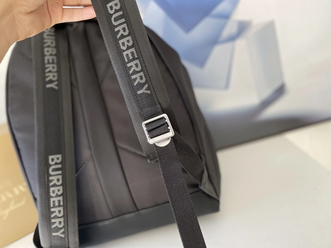 Cozy 7781 Burberry AAA Man Backpacks