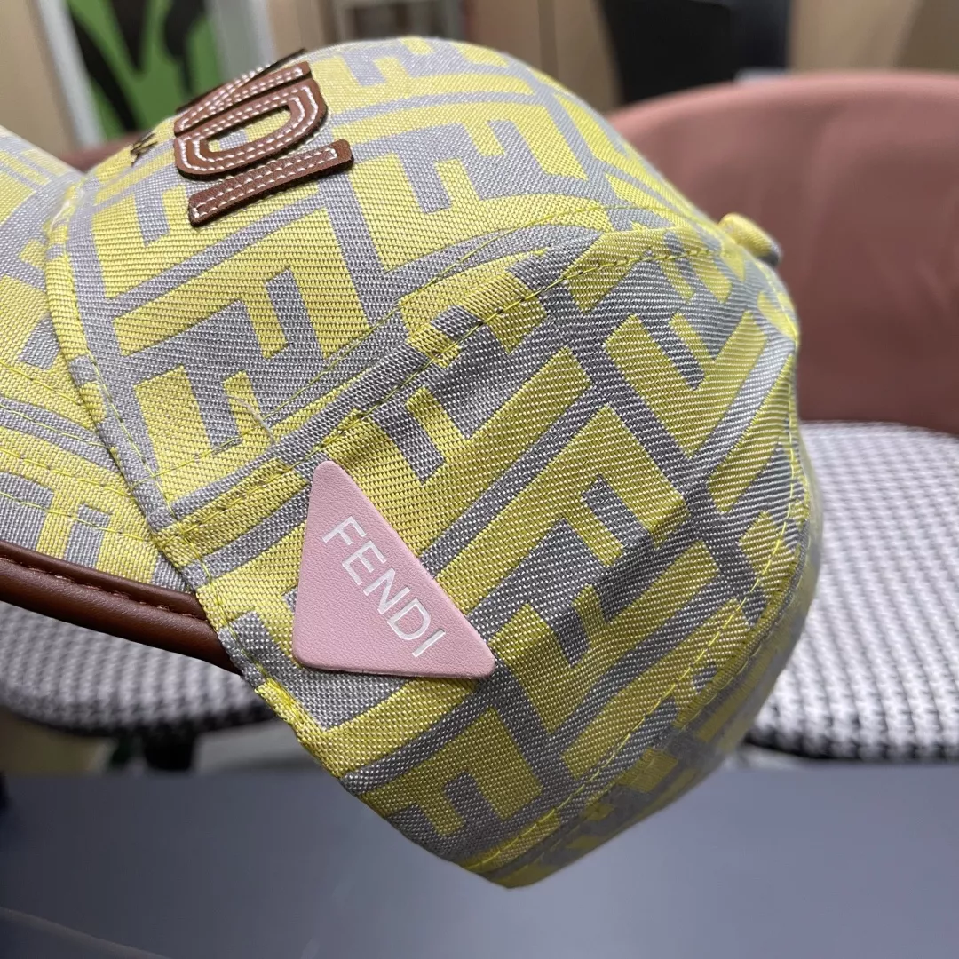 Cozy 7945 Fendi Caps