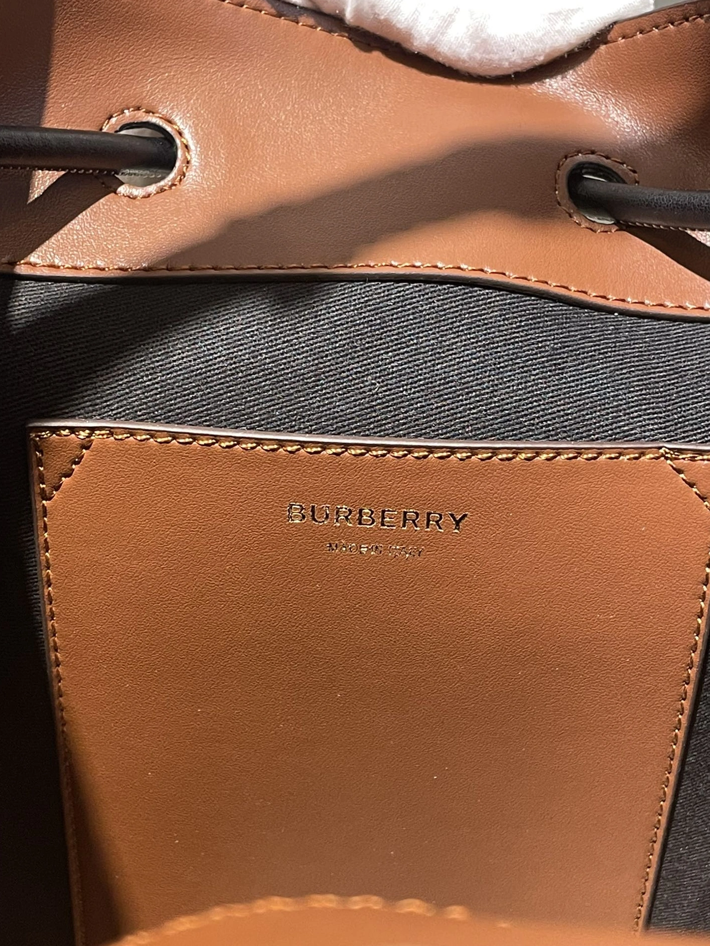 Cozy 8000 Burberry AAA Quality Handbags For Women