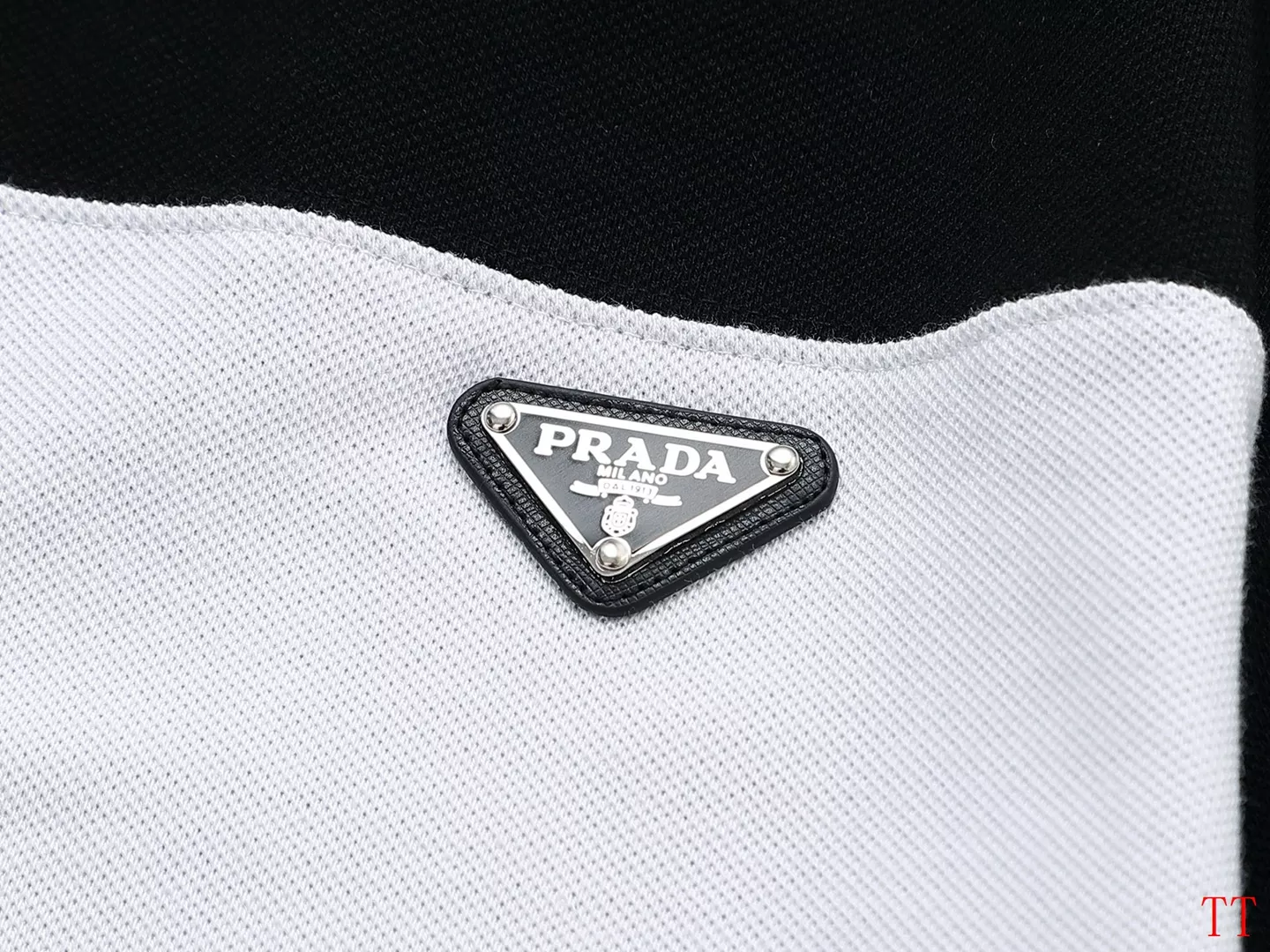 Cozy 8039 Prada T-Shirts Short Sleeved For Men