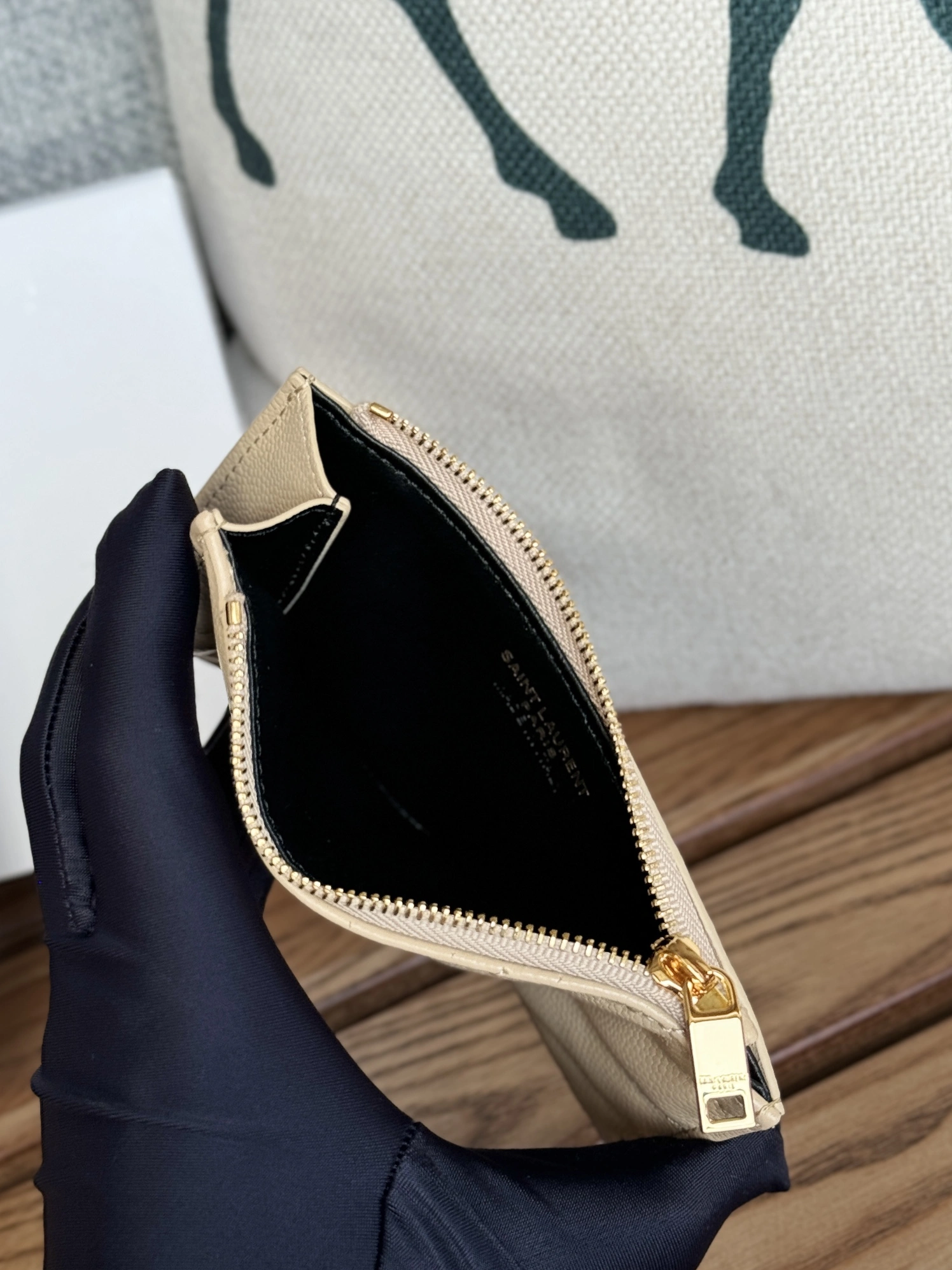 Cozy 8088 Yves Saint Laurent YSL Card Case