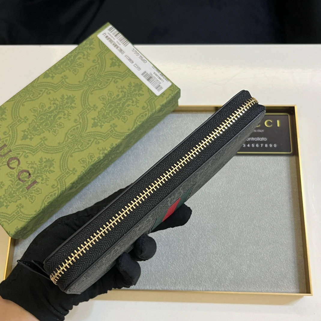 Cozy 8157 Gucci Wallets