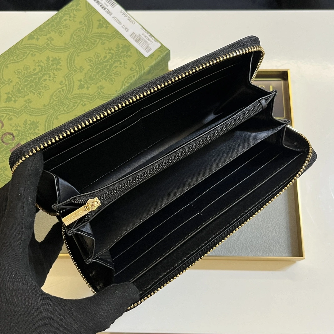 Cozy 8157 Gucci Wallets