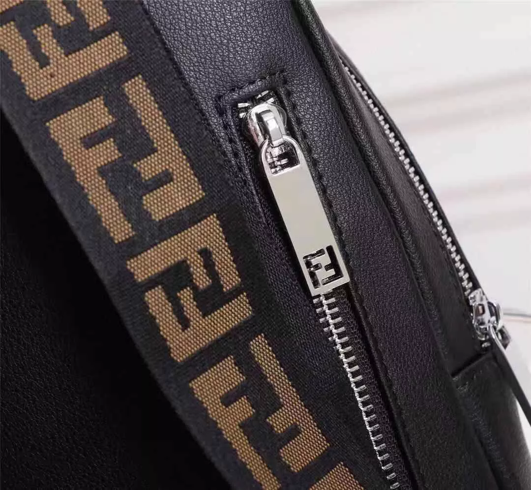 Cozy 816 Fendi AAA Man Messenger Bags