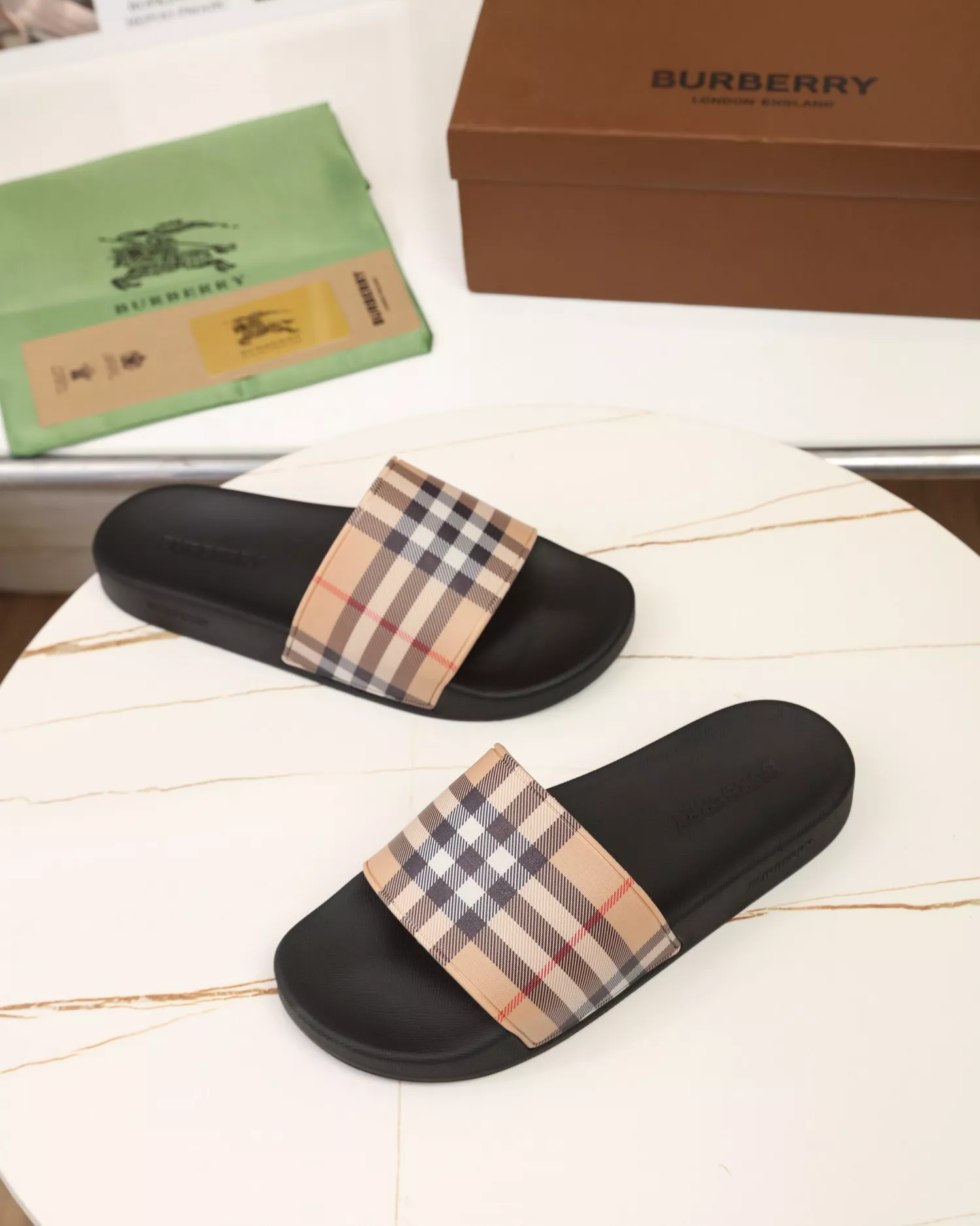Cozy 818 Burberry Slippers For Men