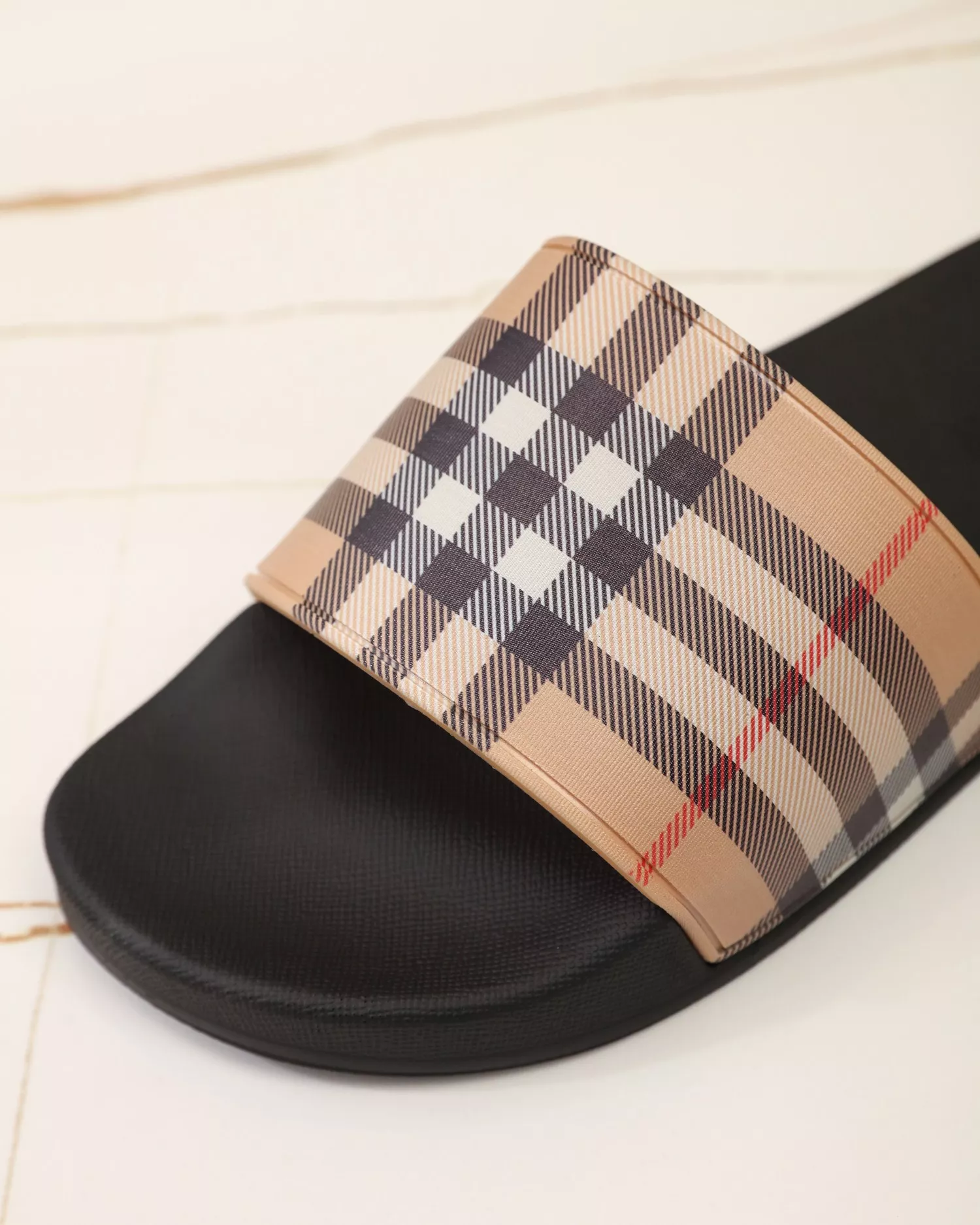 Cozy 818 Burberry Slippers For Men