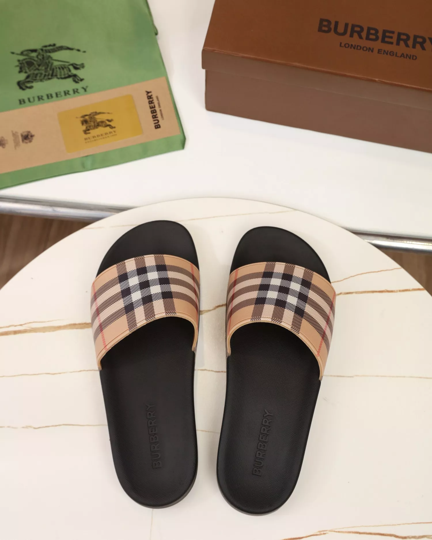 Cozy 818 Burberry Slippers For Men