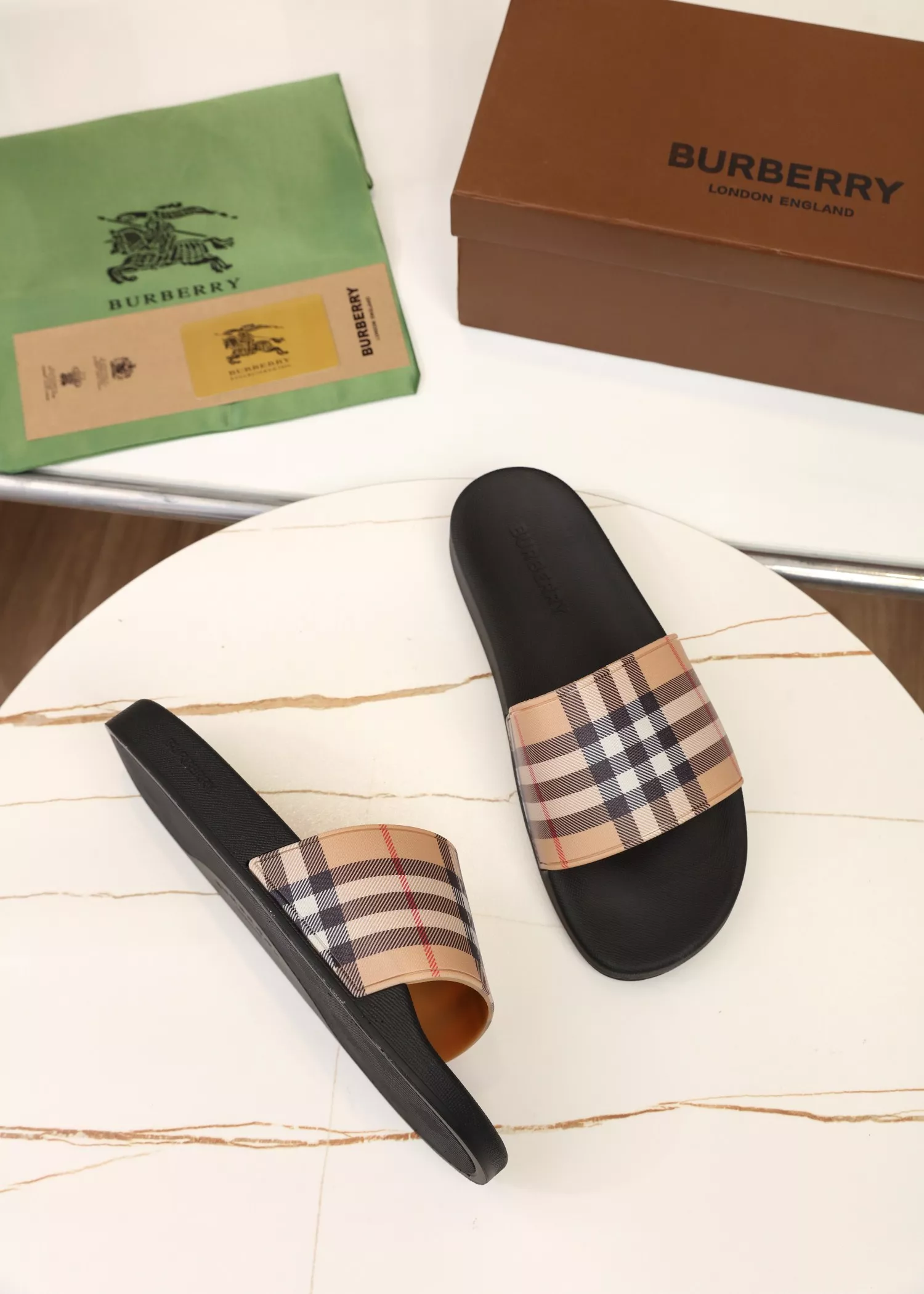 Cozy 818 Burberry Slippers For Men
