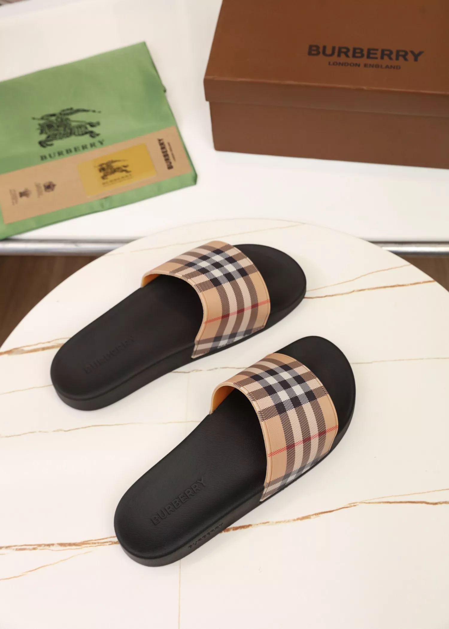 Cozy 818 Burberry Slippers For Men