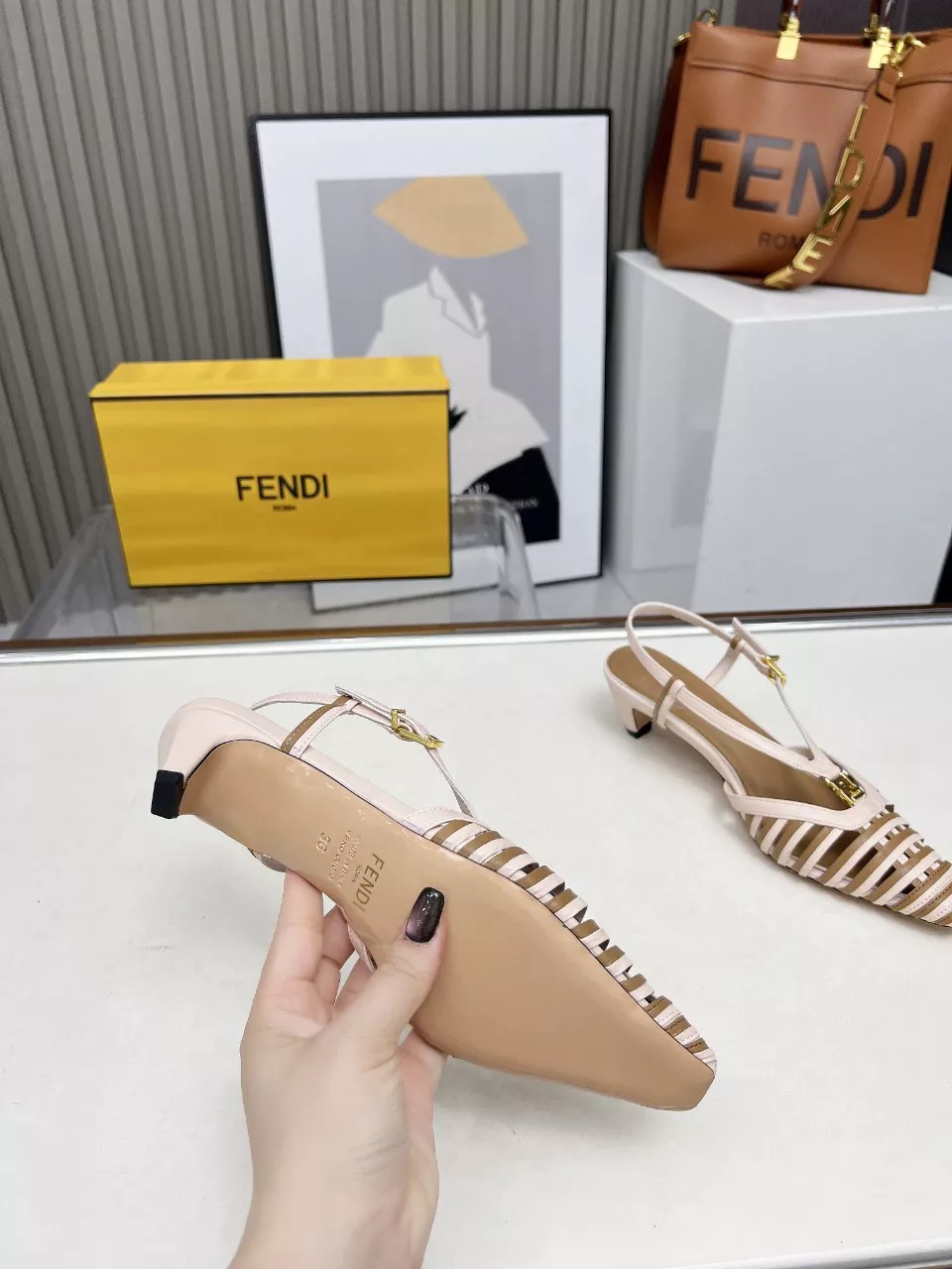 Cozy 8374 Fendi Sandal For Women