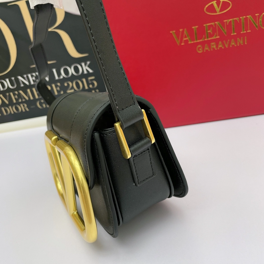 Cozy 8415 Valentino AAA Quality Messenger Bags For Women