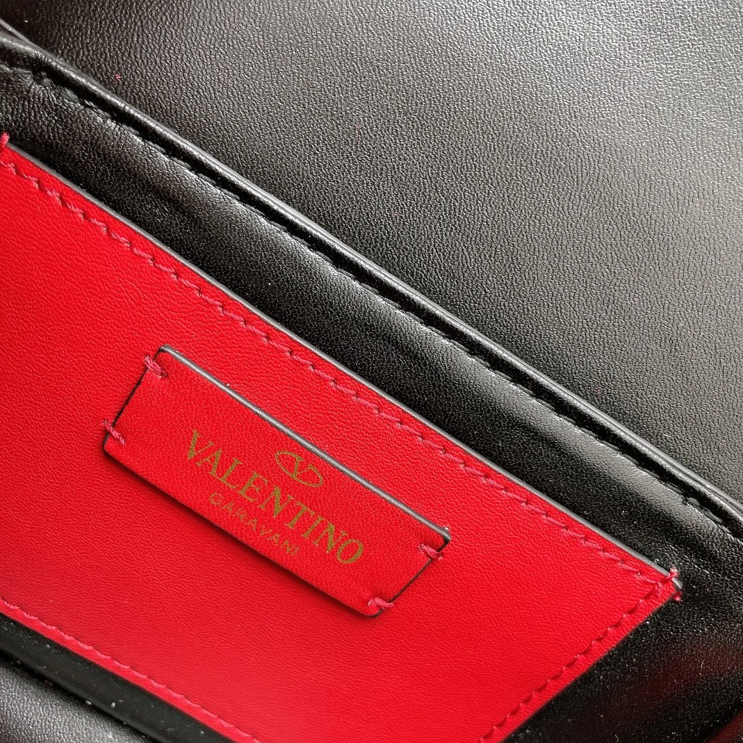 Cozy 8415 Valentino AAA Quality Messenger Bags For Women