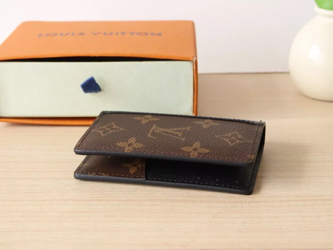 Cozy 8524 Louis Vuitton LV Card Case