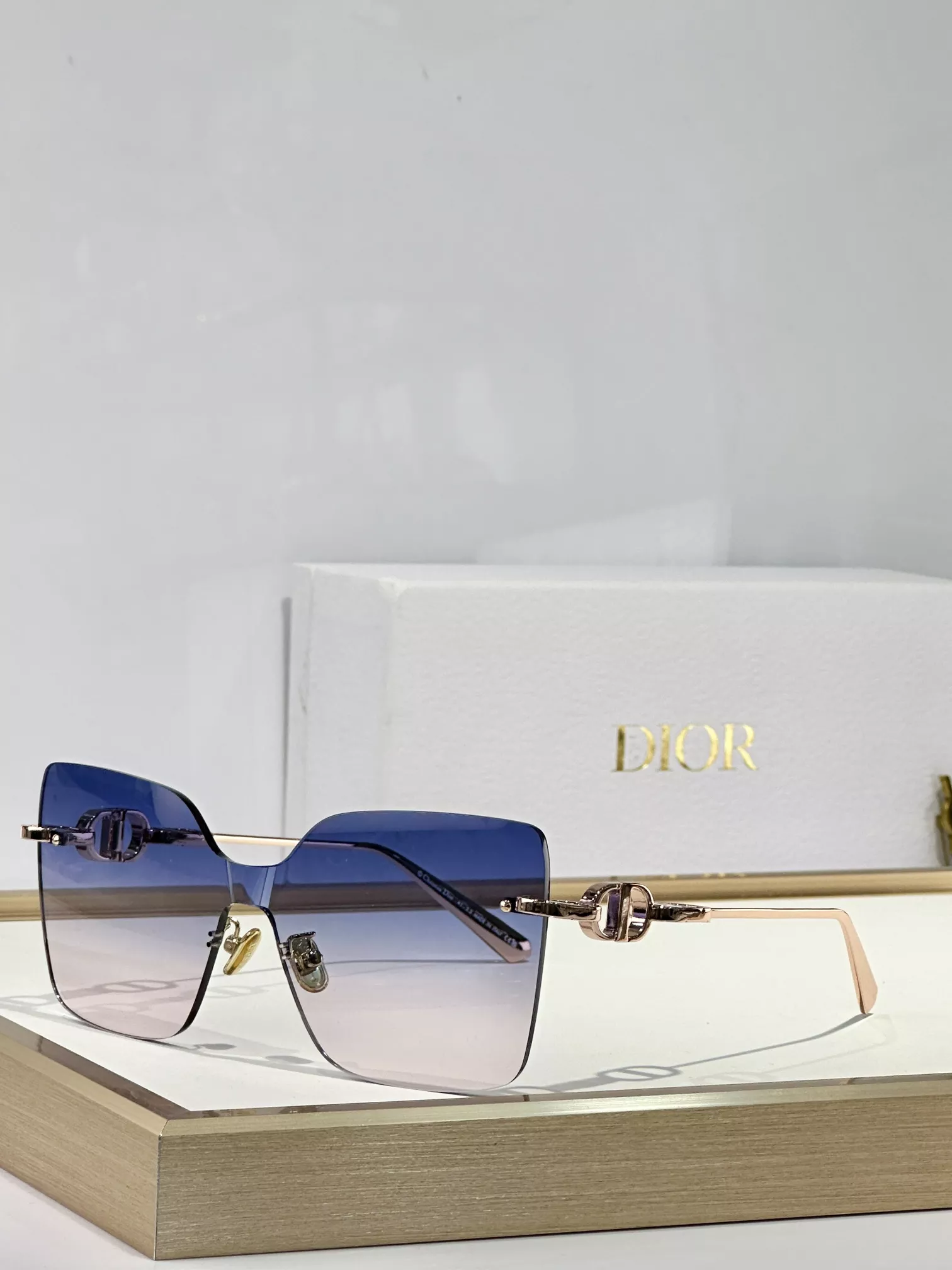 Cozy 8562 Christian Dior AAA Quality Sunglasses