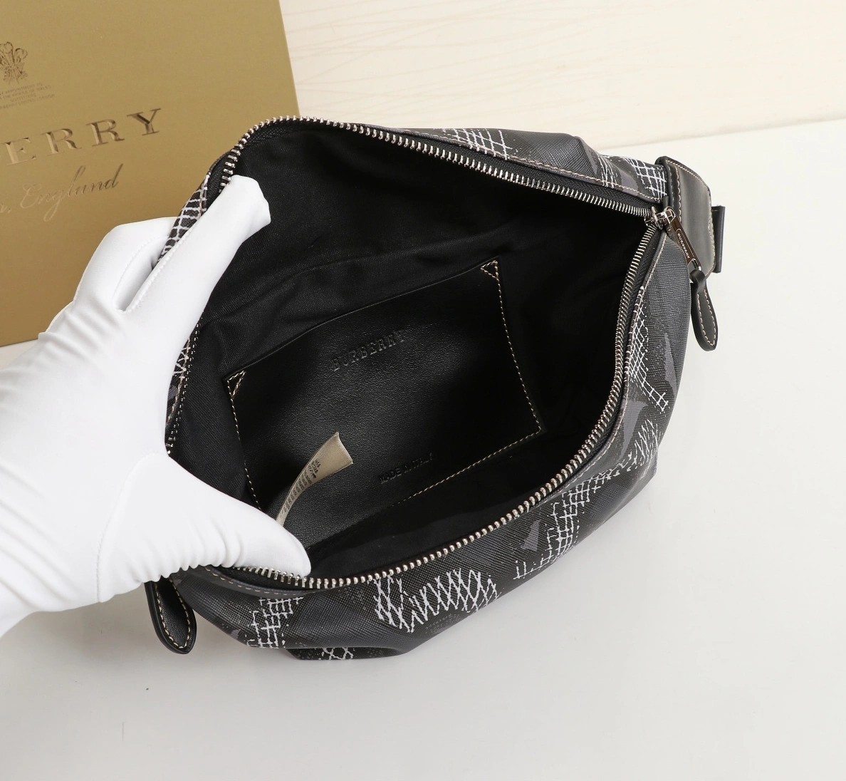 Cozy 8579 Burberry AAA Quality Belt Bags