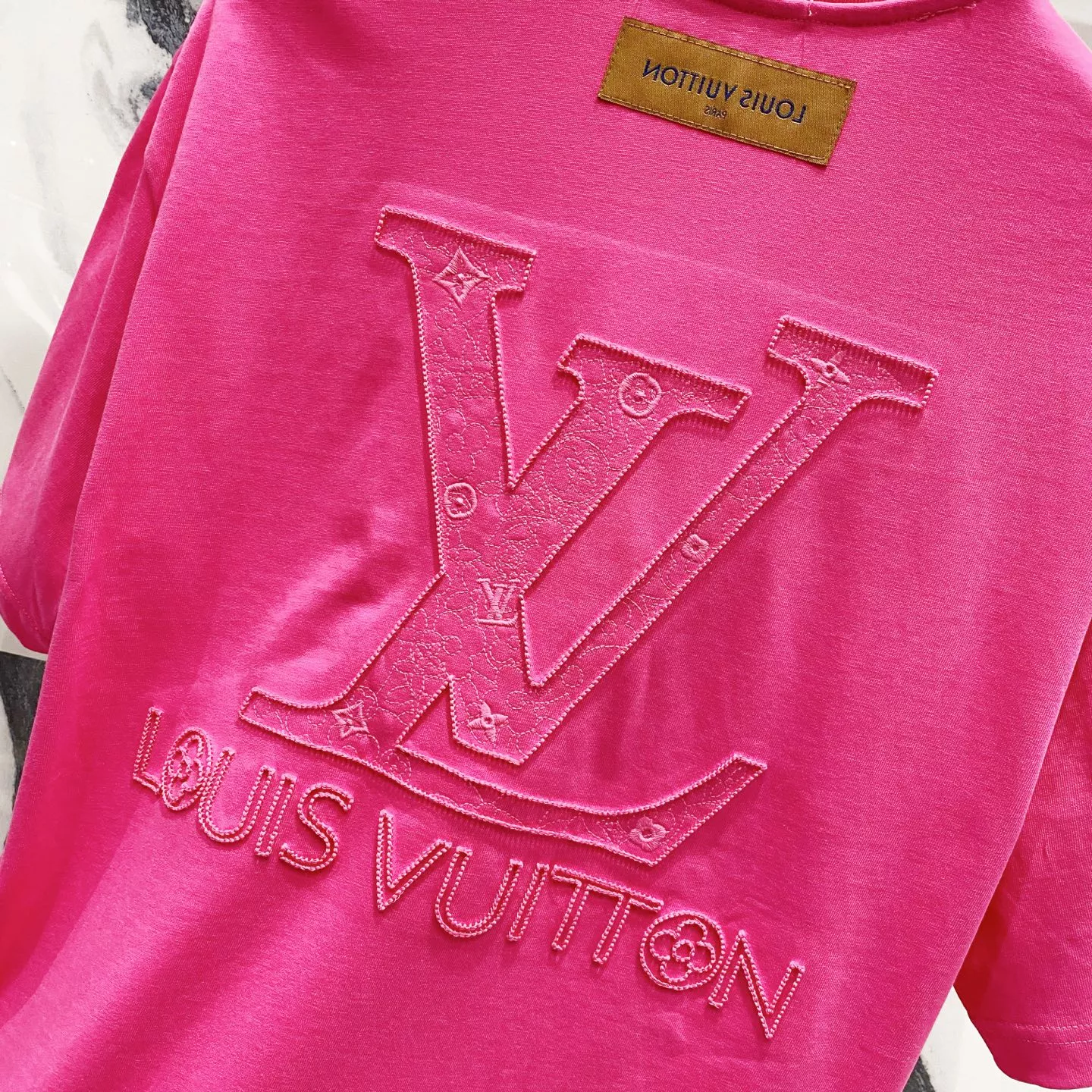 Cozy 8733 Louis Vuitton LV T-Shirts Short Sleeved For Unisex