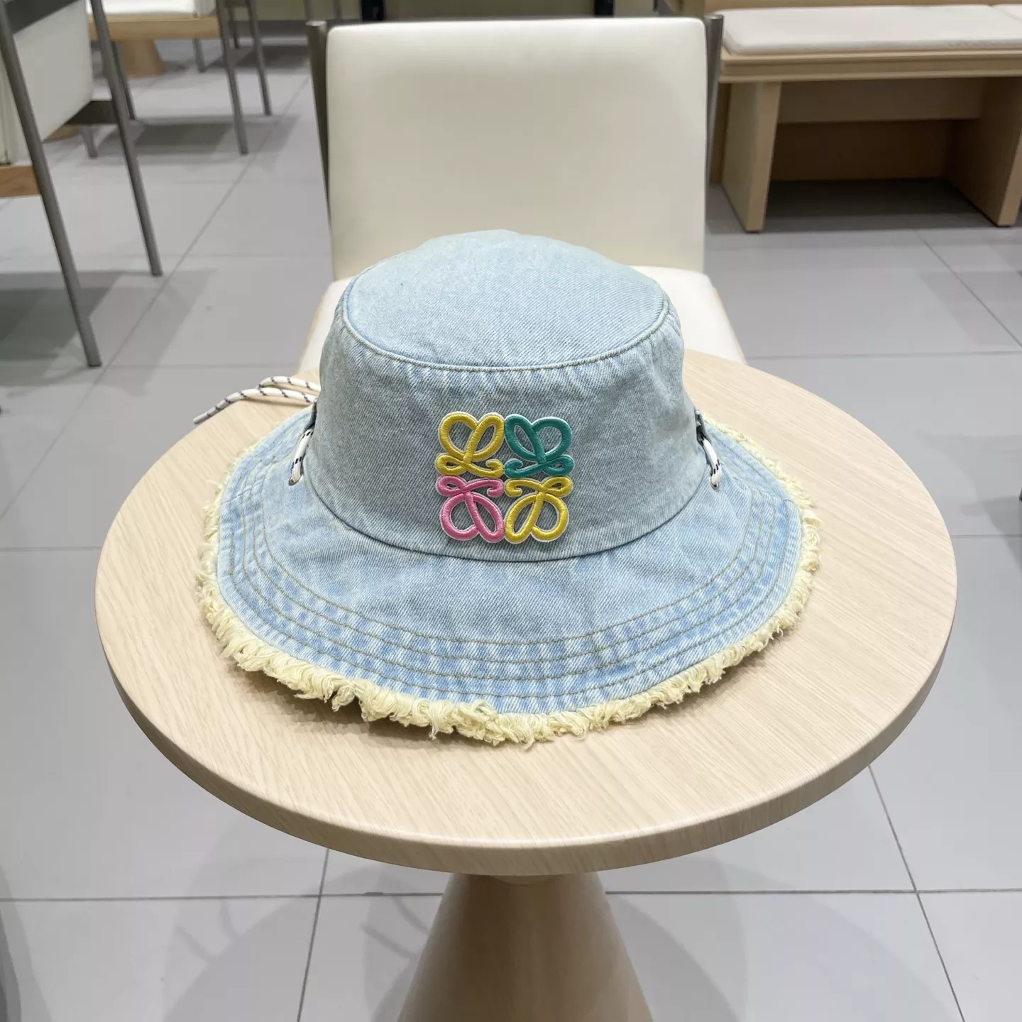 Cozy 8824 LOEWE Caps