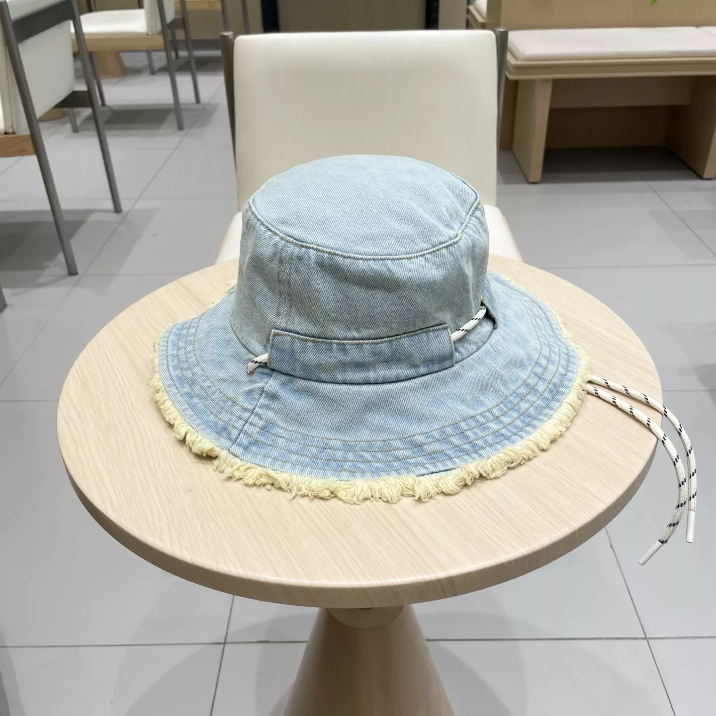 Cozy 8824 LOEWE Caps