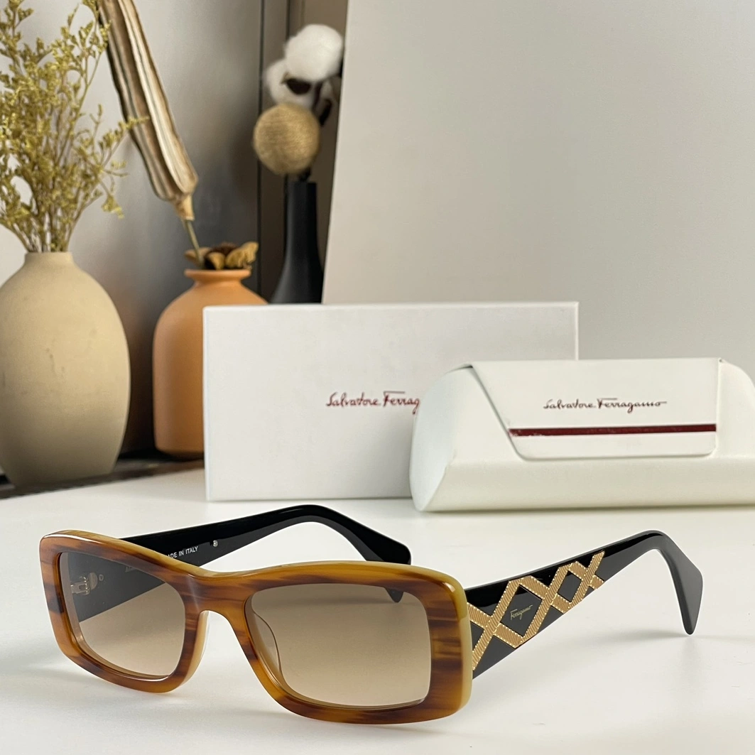 Cozy 8966 Salvatore Ferragamo AAA Quality Sunglasses