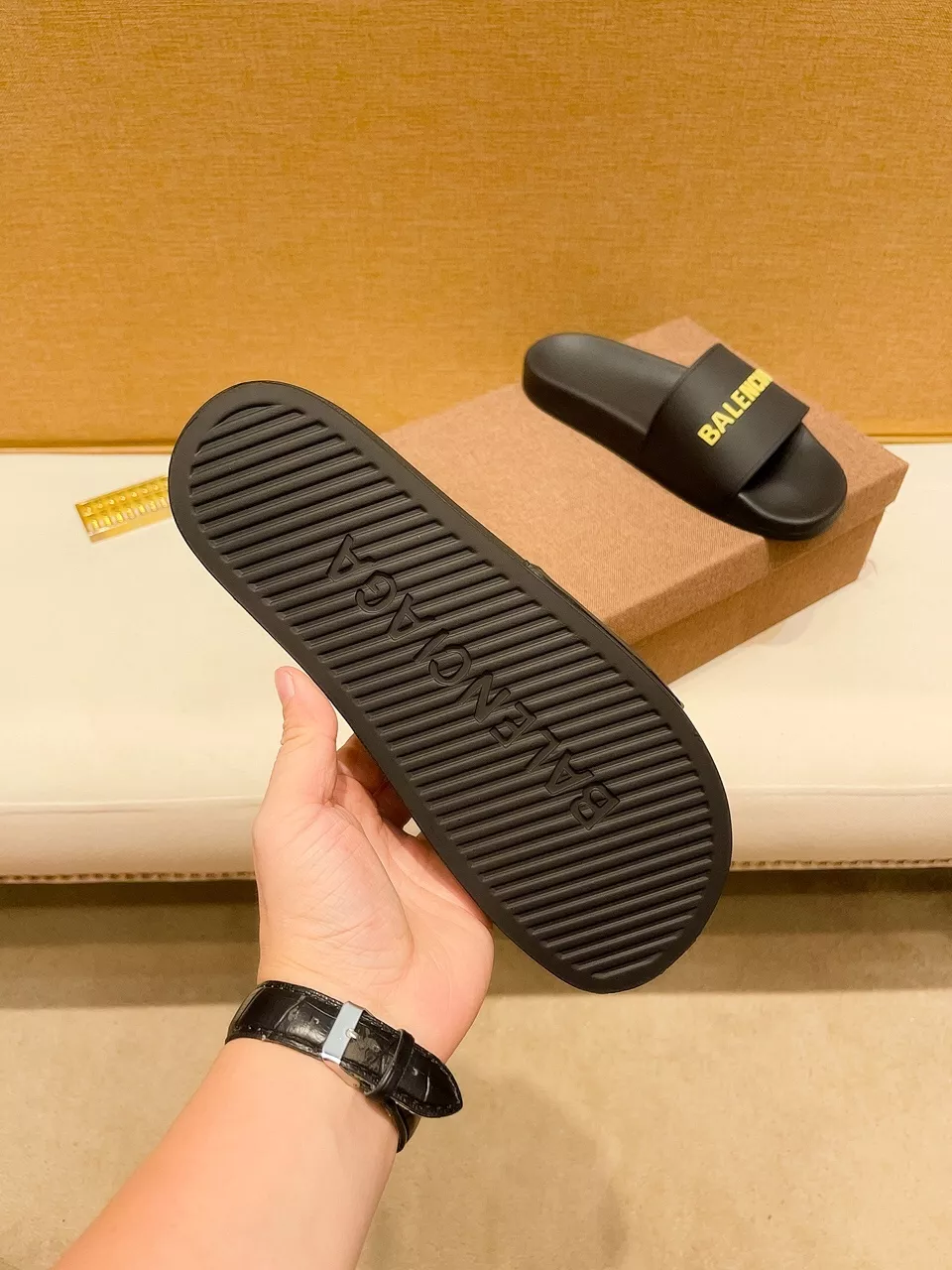 Cozy 9022 Balenciaga Slippers For Men