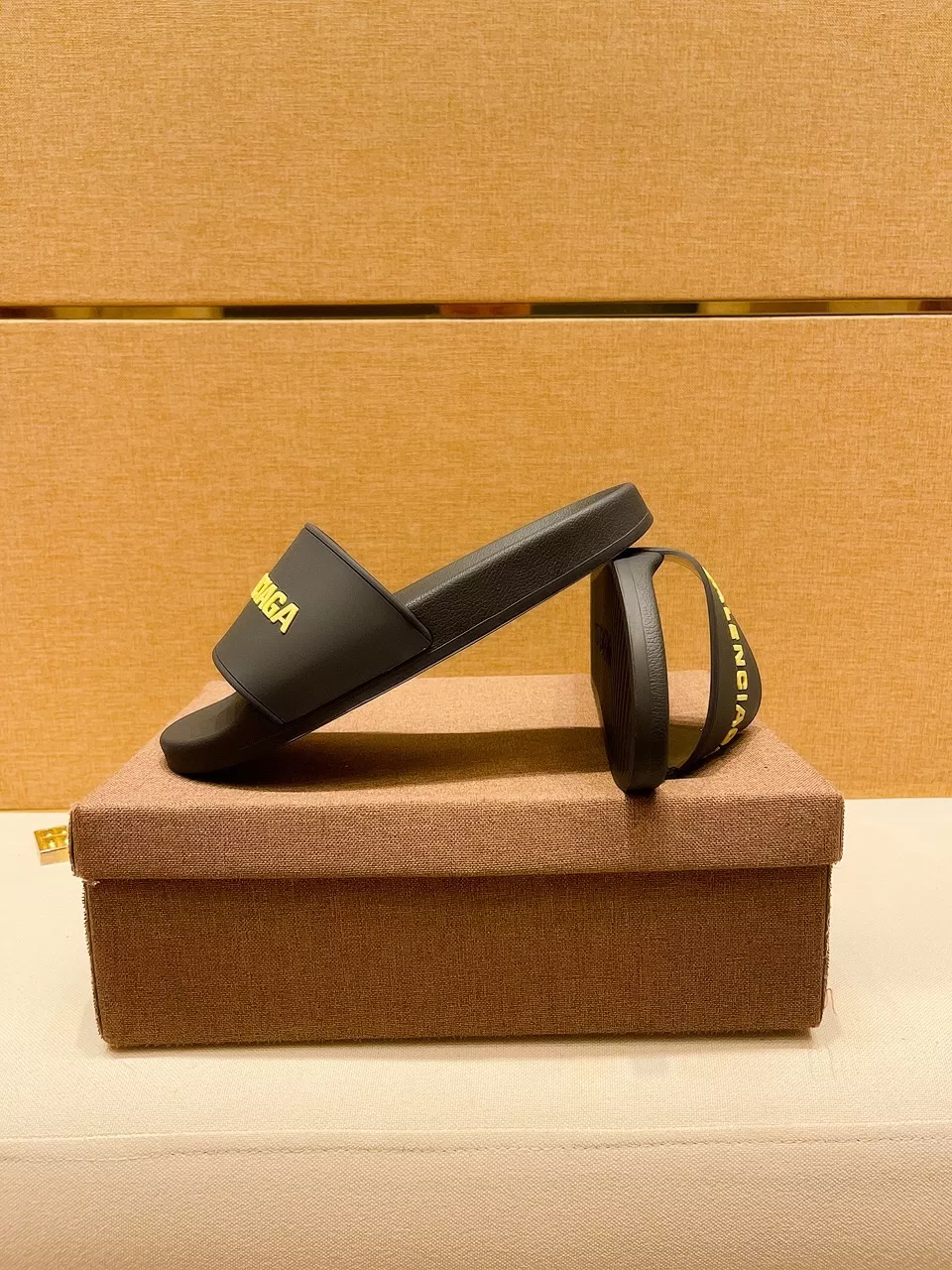 Cozy 9022 Balenciaga Slippers For Men