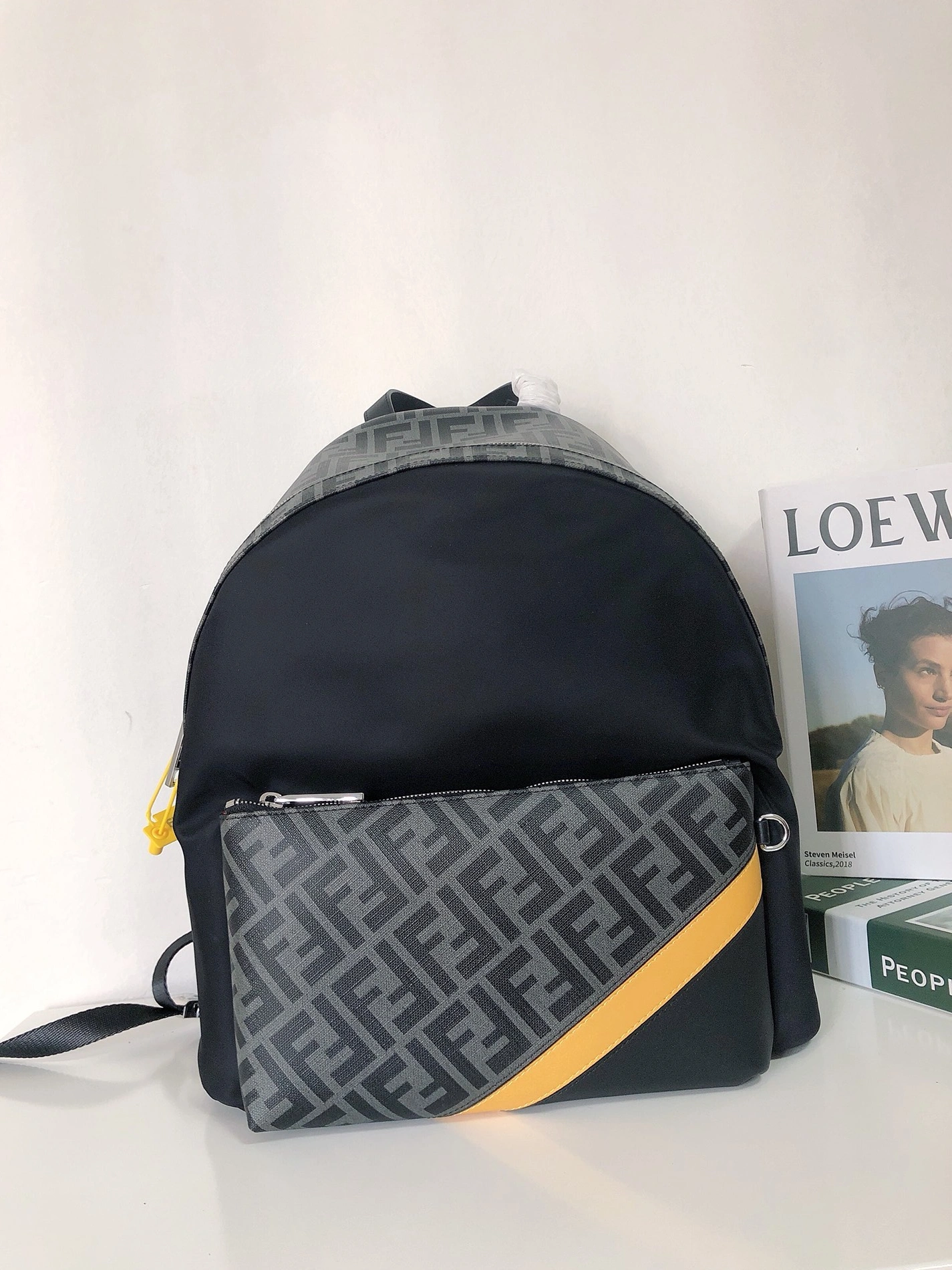 Cozy 9054 Fendi AAA Man Backpacks