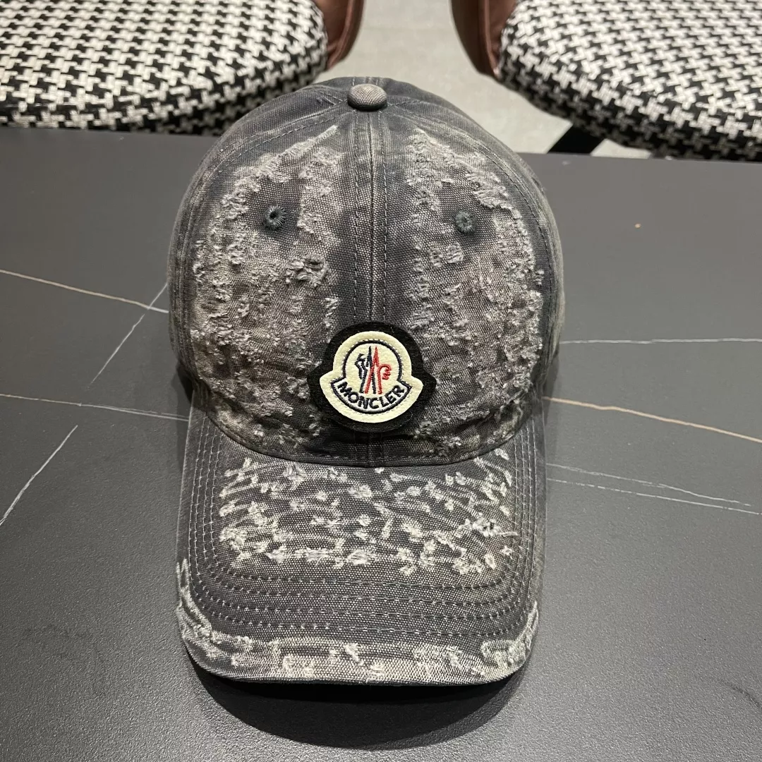 Cozy 9074 Moncler Caps