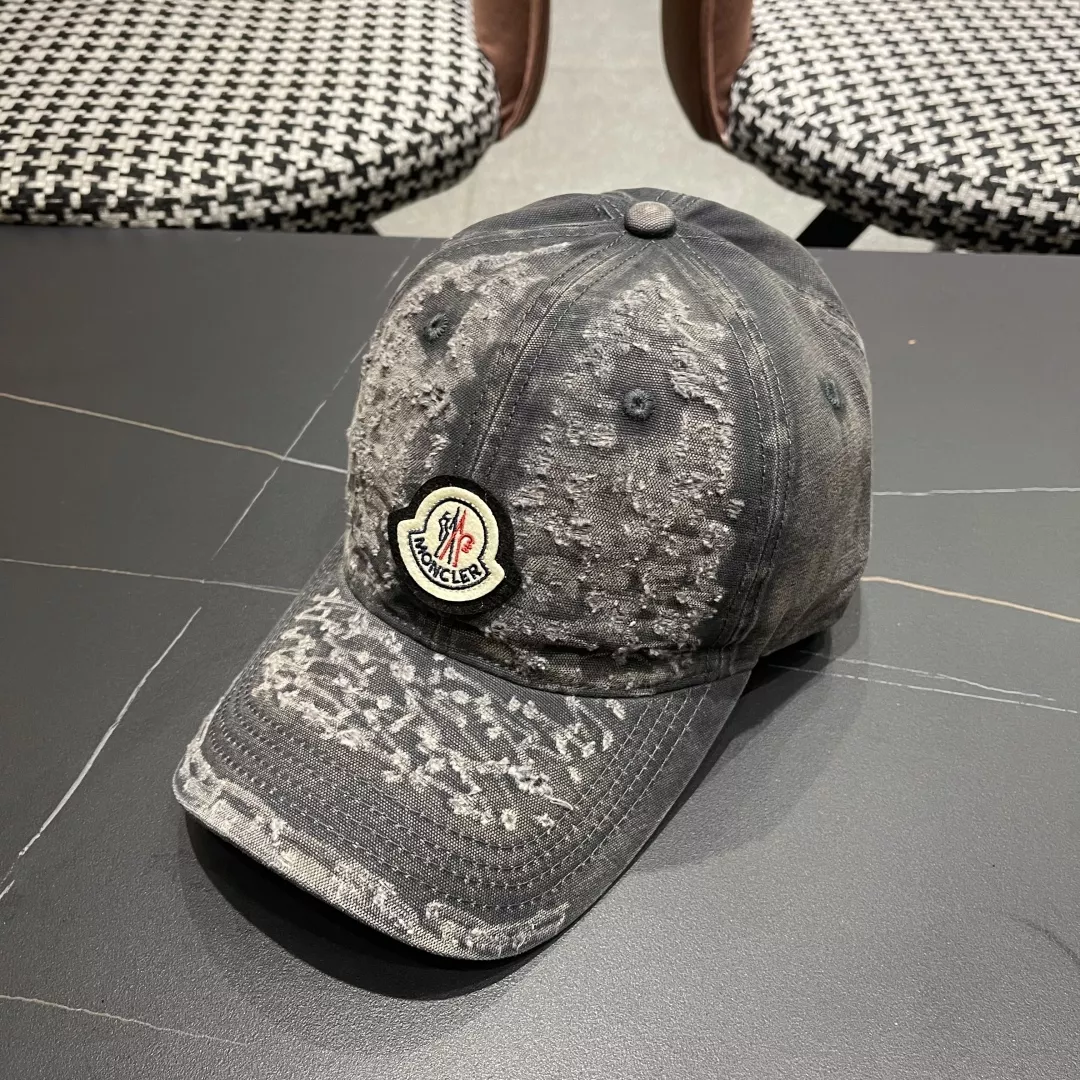 Cozy 9074 Moncler Caps