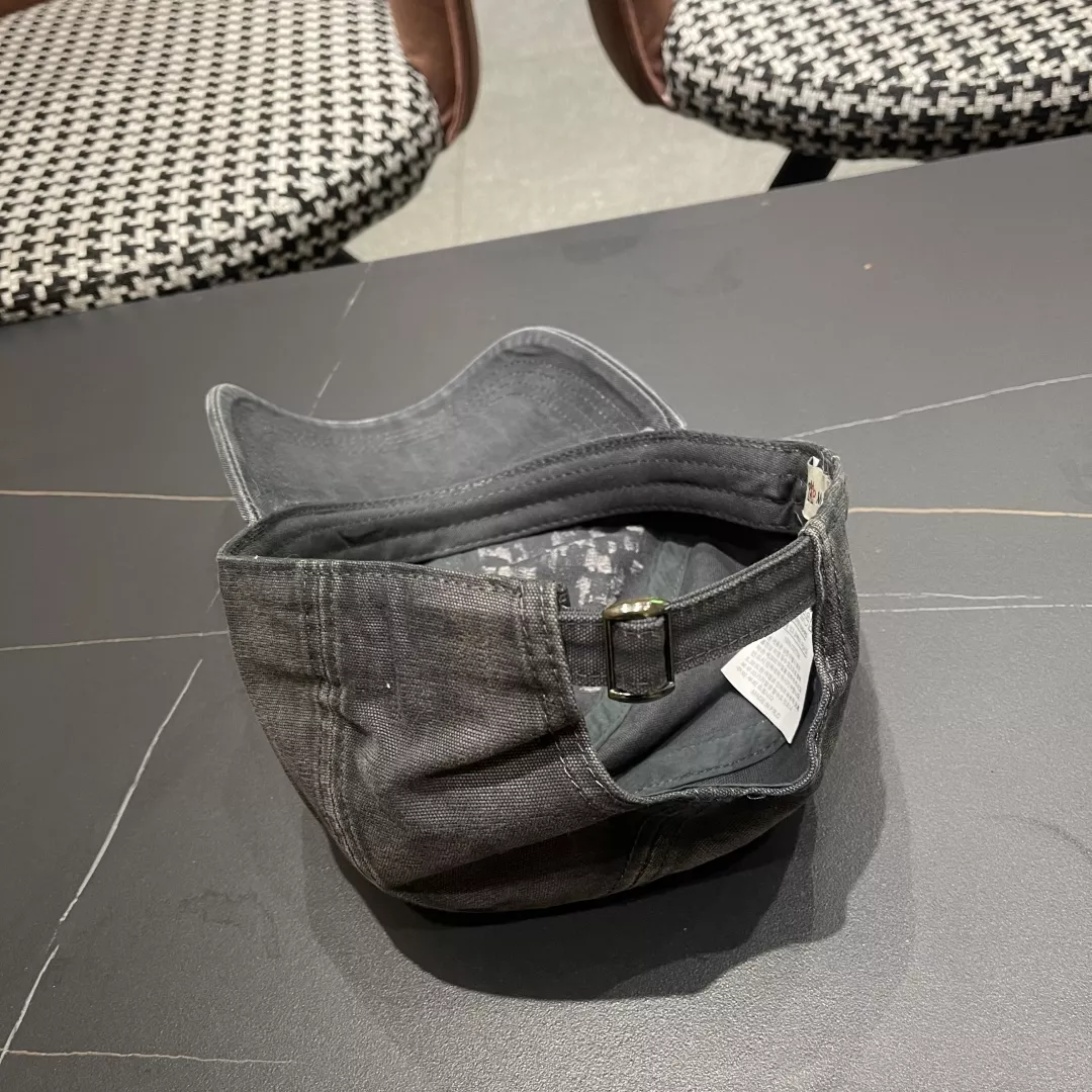 Cozy 9074 Moncler Caps