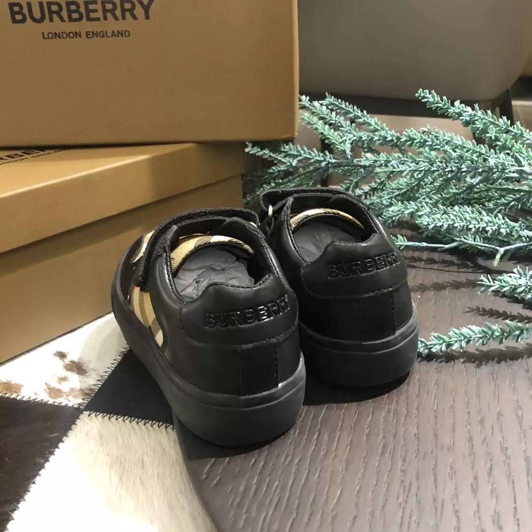 Cozy 9152 Burberry Kids' Shoes