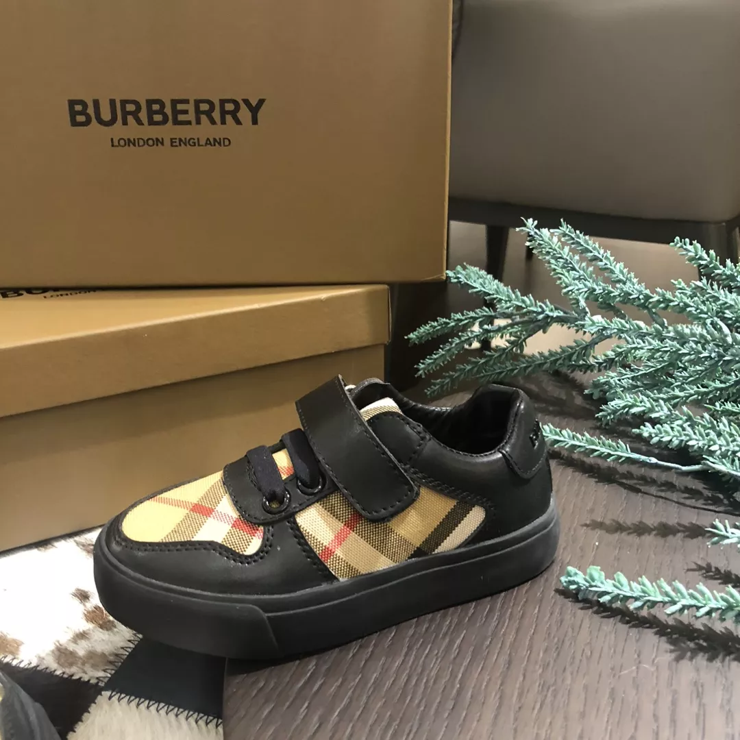 Cozy 9152 Burberry Kids' Shoes