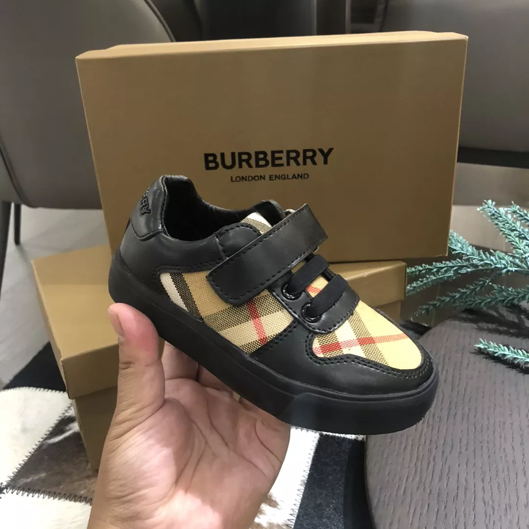 Cozy 9152 Burberry Kids' Shoes