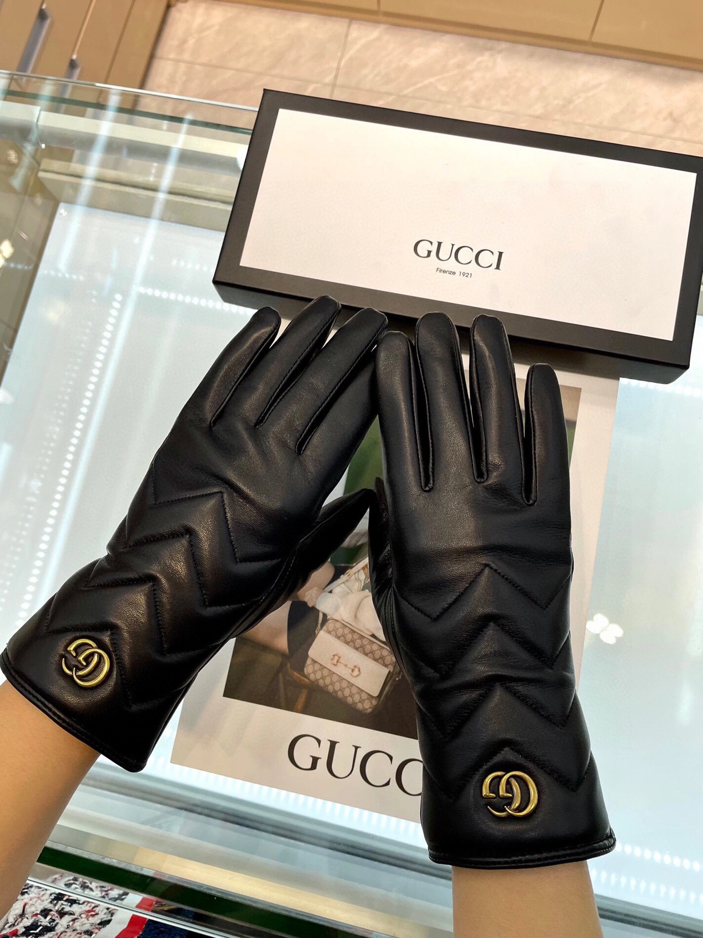Cozy 9240 Gucci Gloves For Women