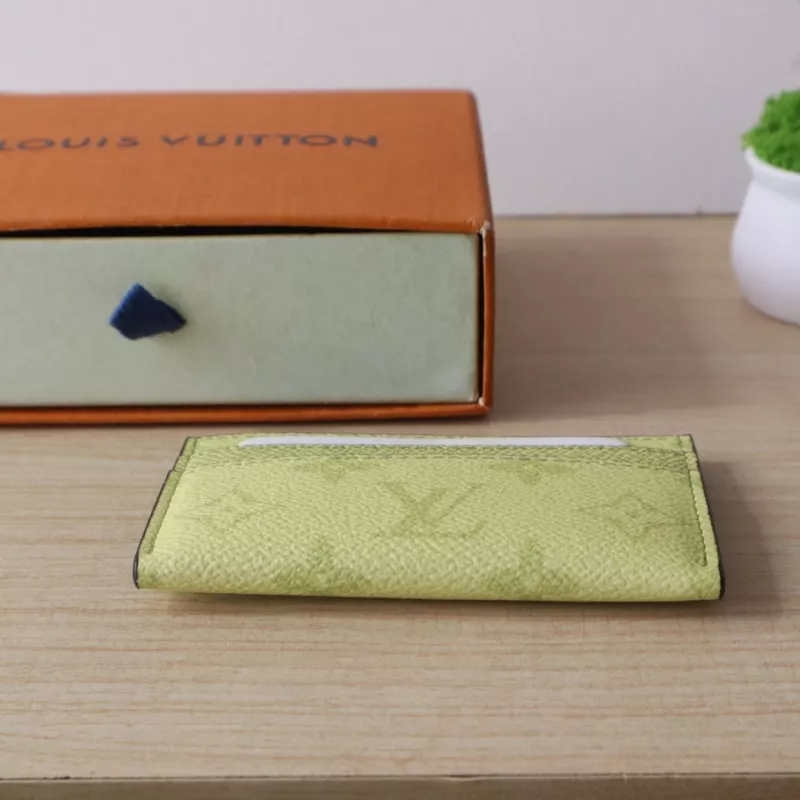 Cozy 9250 Louis Vuitton AAA Quality Card Case