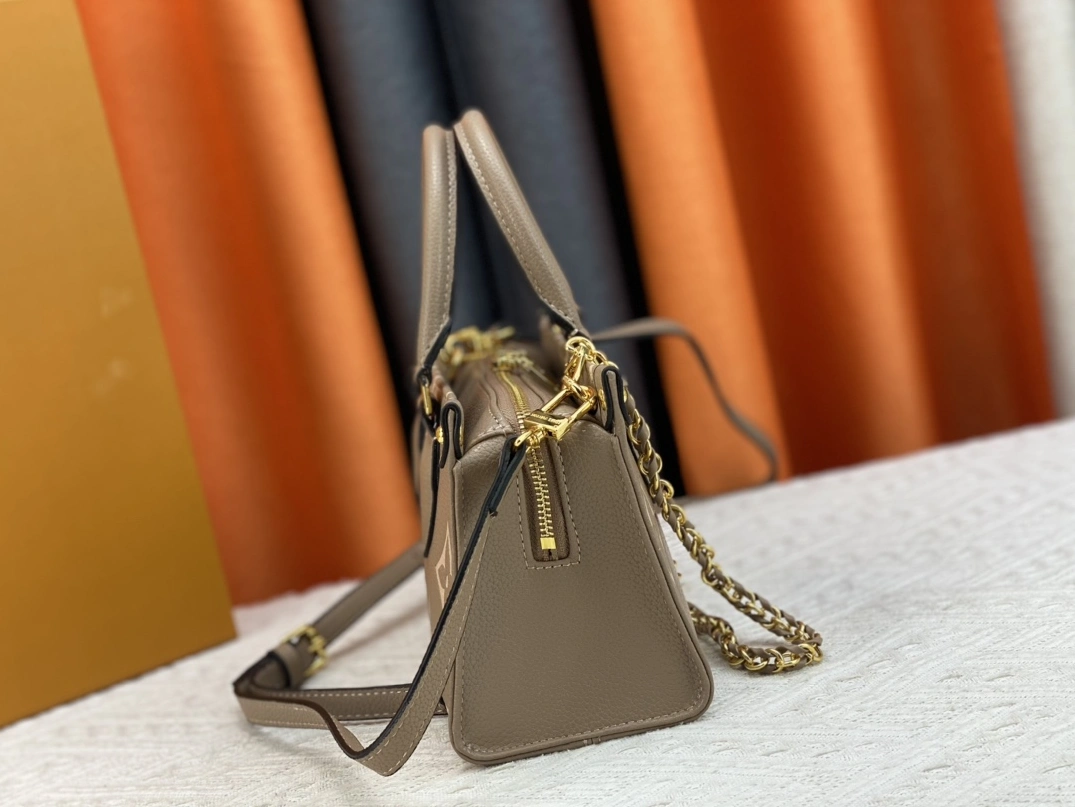 Cozy 9313 Louis Vuitton AAA Quality Handbags For Women